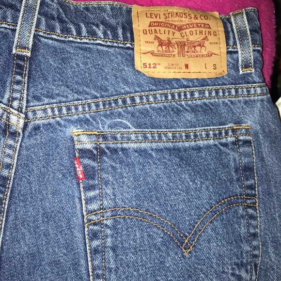 Levis high wasted mom shorts - Picture 3 of 3